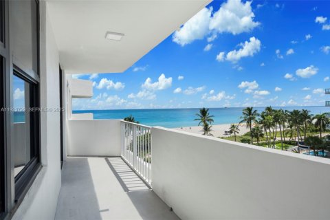 Condominio en alquiler en Miami Beach, Florida, 4 dormitorios, 166.76 m2 № 1992885 - foto 19