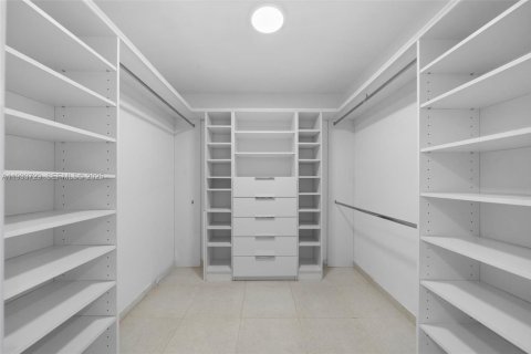 Condominio en alquiler en Miami Beach, Florida, 4 dormitorios, 166.76 m2 № 1992885 - foto 15