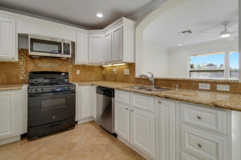 Villa ou maison à louer à Palm Beach Gardens, Floride: 2 chambres, 100.43 m2 № 2439356 - photo 12