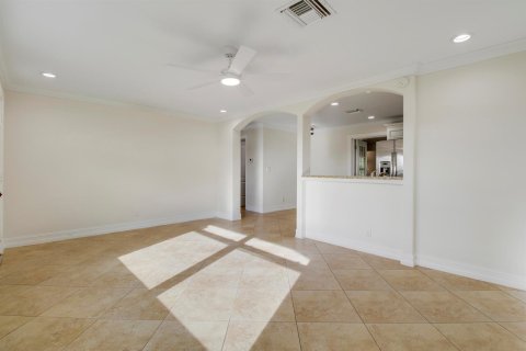 Villa ou maison à louer à Palm Beach Gardens, Floride: 2 chambres, 100.43 m2 № 2439356 - photo 6