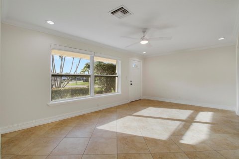 Villa ou maison à louer à Palm Beach Gardens, Floride: 2 chambres, 100.43 m2 № 2439356 - photo 5
