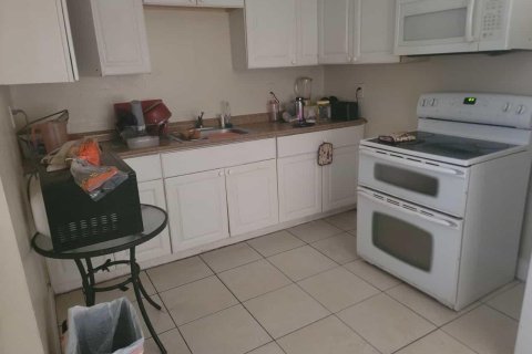 Propiedad comercial en venta en Pompano Beach, Florida, 340.77 m2 № 979238 - foto 1