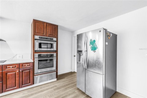 Propiedad comercial en venta en Saint Petersburg, Florida, 4 dormitorios, 237.64 m2 № 2156719 - foto 11