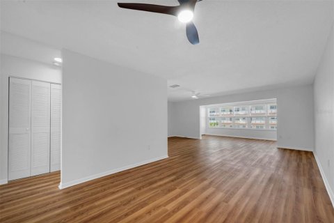 Copropriété à vendre à Gulfport, Floride: 1 chambre, 98.48 m2 № 2147462 - photo 19