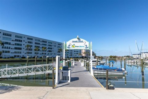 Copropriété à vendre à Gulfport, Floride: 1 chambre, 98.48 m2 № 2147462 - photo 25