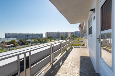 Copropriété à vendre à Gulfport, Floride: 1 chambre, 98.48 m2 № 2147462 - photo 26