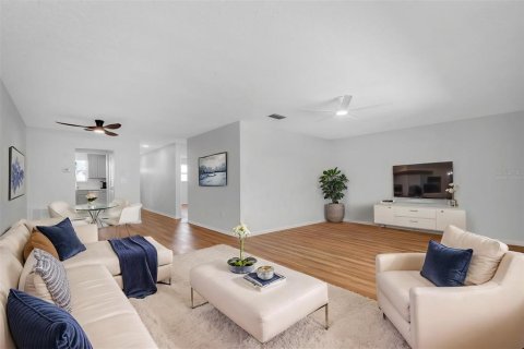 Copropriété à vendre à Gulfport, Floride: 1 chambre, 98.48 m2 № 2147462 - photo 7