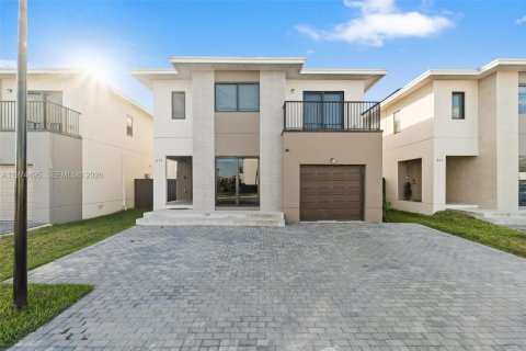 Commercial property in Florida City, Florida 1 bedroom, 14.49 sq.m. № 2038256