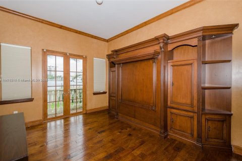 Casa en alquiler en North Miami Beach, Florida, 5 dormitorios, 556.21 m2 № 1977530 - foto 11