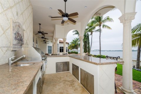 Casa en alquiler en North Miami Beach, Florida, 5 dormitorios, 556.21 m2 № 1977530 - foto 24