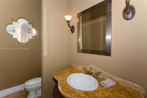 Casa en alquiler en North Miami Beach, Florida, 5 dormitorios, 556.21 m2 № 1977530 - foto 20