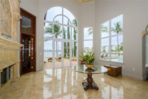 Casa en alquiler en North Miami Beach, Florida, 5 dormitorios, 556.21 m2 № 1977530 - foto 6