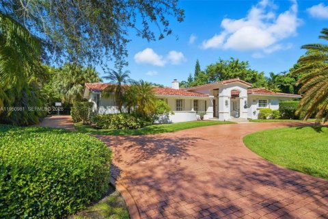 Дом в Пайнкрест, Флорида 5 спален, 439.61м2 № 2006184