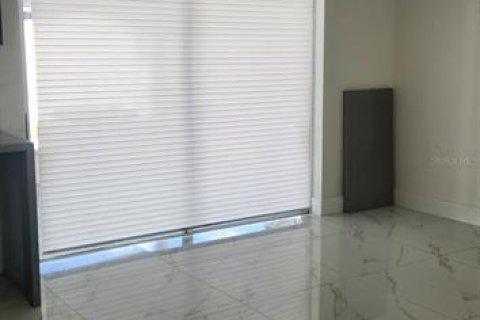 Casa en alquiler en Miami, Florida, 4 dormitorios, 136.75 m2 № 1853525 - foto 9