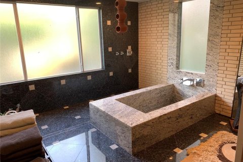 Casa en venta en Tampa, Florida, 2 dormitorios, 181.07 m2 № 1433756 - foto 22