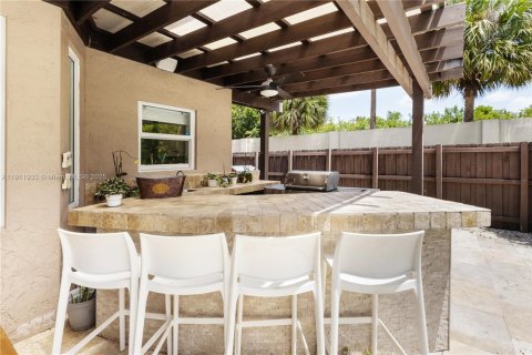 Casa en venta en Doral, Florida, 4 dormitorios, 198.63 m2 № 1968223 - foto 7