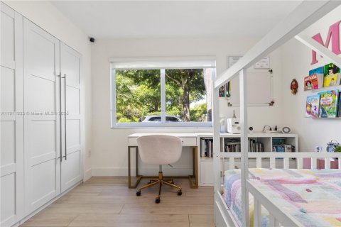 Casa en venta en Doral, Florida, 4 dormitorios, 198.63 m2 № 1968223 - foto 23