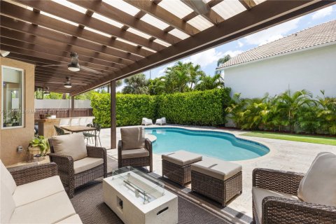 Casa en venta en Doral, Florida, 4 dormitorios, 198.63 m2 № 1968223 - foto 6