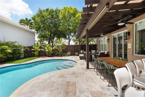 Casa en venta en Doral, Florida, 4 dormitorios, 198.63 m2 № 1968223 - foto 5