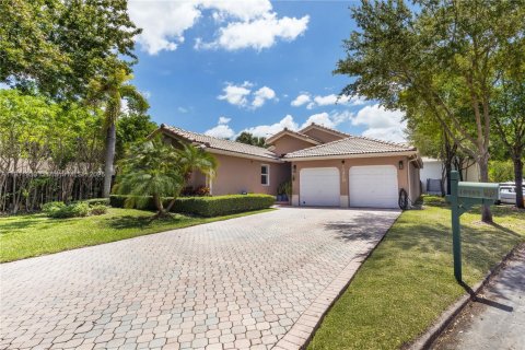 Casa en venta en Doral, Florida, 4 dormitorios, 198.63 m2 № 1968223 - foto 19