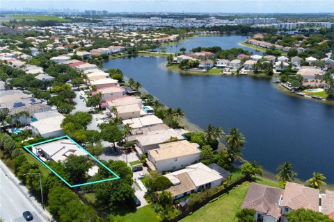 Casa en venta en Doral, Florida, 4 dormitorios, 198.63 m2 № 1968223 - foto 16