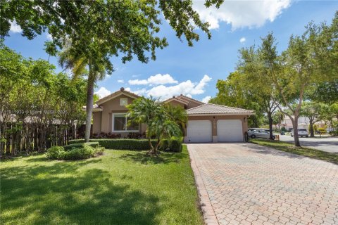 Casa en venta en Doral, Florida, 4 dormitorios, 198.63 m2 № 1968223 - foto 4