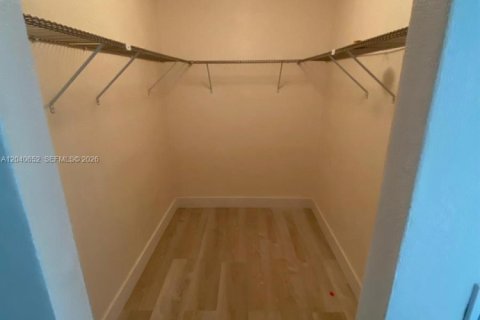 Copropriété à louer à Hollywood, Floride: 1 chambre, 67.35 m2 № 2087890 - photo 9