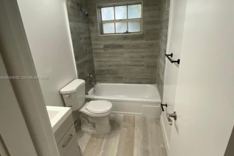 Copropriété à louer à Hollywood, Floride: 1 chambre, 67.35 m2 № 2087890 - photo 8
