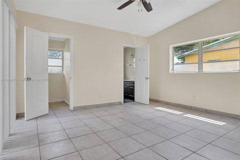 Casa en venta en Miami, Florida, 3 dormitorios, 127.55 m2 № 1925575 - foto 21