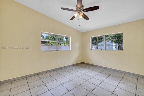 Casa en venta en Miami, Florida, 3 dormitorios, 127.55 m2 № 1925575 - foto 28