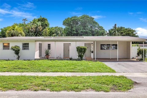 Casa en venta en Miami, Florida, 3 dormitorios, 127.55 m2 № 1925575 - foto 1