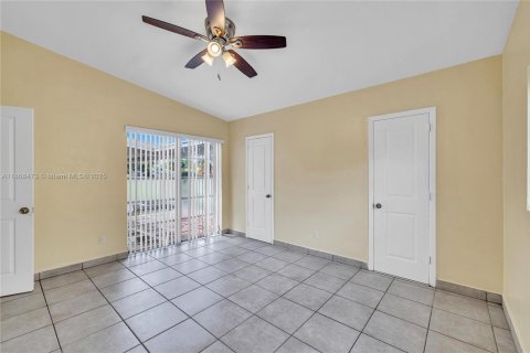 Casa en venta en Miami, Florida, 3 dormitorios, 127.55 m2 № 1925575 - foto 19
