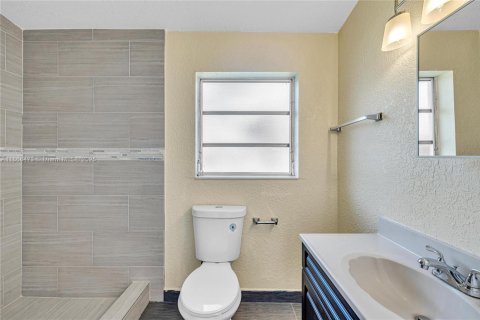 Casa en venta en Miami, Florida, 3 dormitorios, 127.55 m2 № 1925575 - foto 22