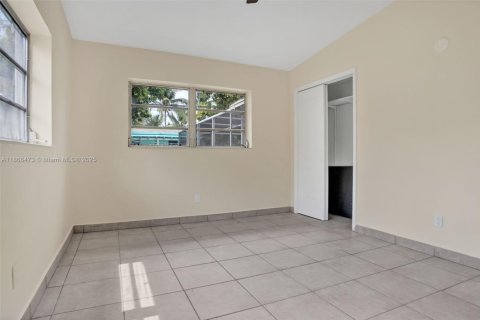 Casa en venta en Miami, Florida, 3 dormitorios, 127.55 m2 № 1925575 - foto 26