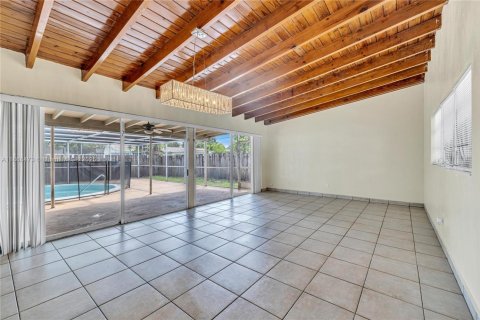 Casa en venta en Miami, Florida, 3 dormitorios, 127.55 m2 № 1925575 - foto 4