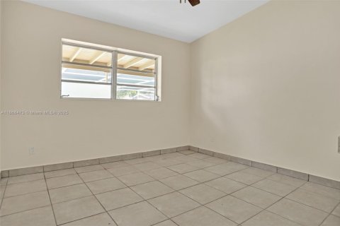 Casa en venta en Miami, Florida, 3 dormitorios, 127.55 m2 № 1925575 - foto 23