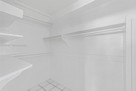 Appartement à louer à Miami Beach, Floride: 41.81 m2 № 1987314 - photo 8