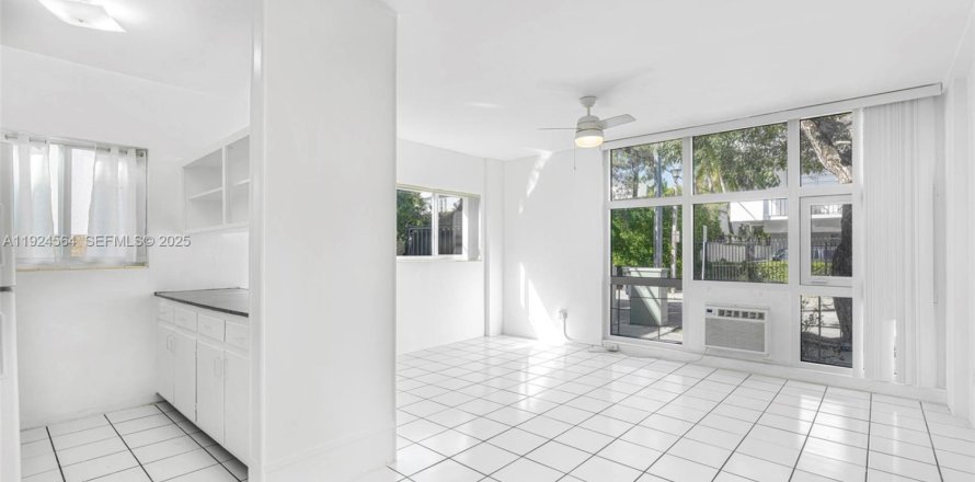 Studio à Miami Beach, Floride № 1987314