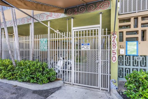 Appartement à louer à Miami Beach, Floride: 41.81 m2 № 1987314 - photo 13