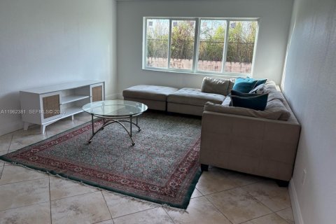 Appartement à louer à Homestead, Floride: 2 chambres, 99.87 m2 № 2024912 - photo 2