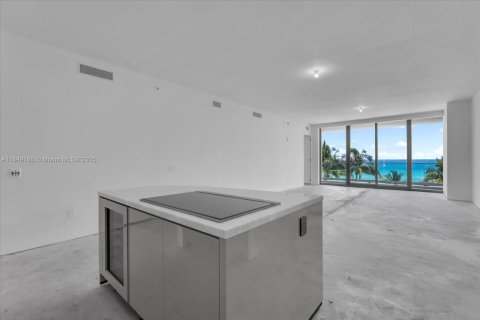 Condo in Sunny Isles Beach, Florida, 4 bedrooms  № 1887219 - photo 9