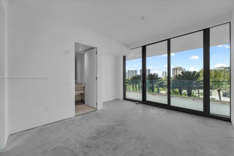 Condo in Sunny Isles Beach, Florida, 4 bedrooms  № 1887219 - photo 15