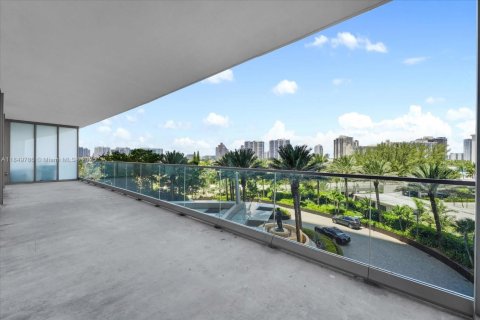 Condo in Sunny Isles Beach, Florida, 4 bedrooms  № 1887219 - photo 18