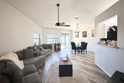 Casa en alquiler en Orlando, Florida, 3 dormitorios, 125.6 m2 № 1820598 - foto 3