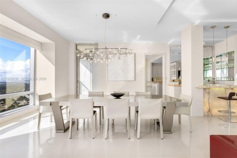 Condominio en venta en Miami, Florida, 3 dormitorios, 342.07 m2 № 2002493 - foto 4