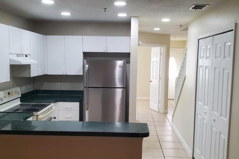 Touwnhouse à louer à Kissimmee, Floride: 3 chambres, 132.39 m2 № 1778631 - photo 9