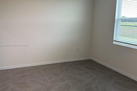 Снять в аренду виллу или дом в Окала, Флорида 3 спальни, 139.73м2, № 2081139 - фото 11