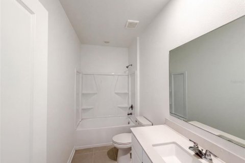 Touwnhouse à vendre à Apopka, Floride: 3 chambres, 163.04 m2 № 2305136 - photo 17