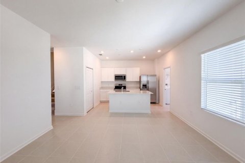 Touwnhouse à vendre à Apopka, Floride: 3 chambres, 163.04 m2 № 2305136 - photo 11