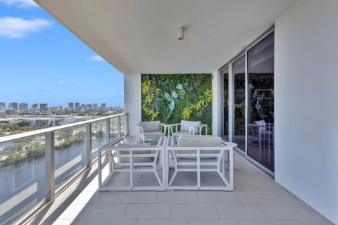 Condo in Fort Lauderdale, Florida, 4 bedrooms  № 2082120 - photo 19